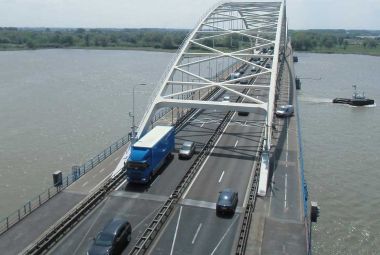 Monitoring van de wegdekconditie op een brug