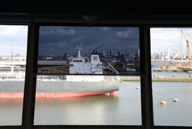 Visi-Plus zonweringssysteem aan boord van een schip