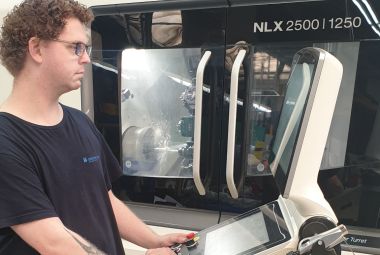 NLX 2500 | 1250 draaibank van Observator Precisietechniek. Wij zijn gevestigd in Amsterdam en gespecialiseerd in de vervaardiging van producten gebaseerd op fijnmechanische technieken